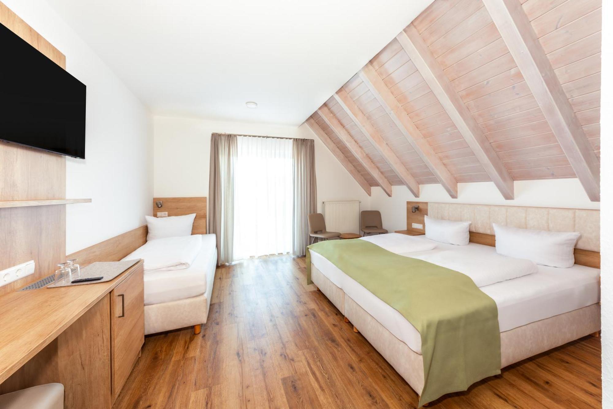 Hotel & Gaestehaus Im Ziegelweg Klimatisiert Eintrittskarten Fuer Den Europa-Park Erhalten Sie Garantiert Ueber Uns Rust Kültér fotó