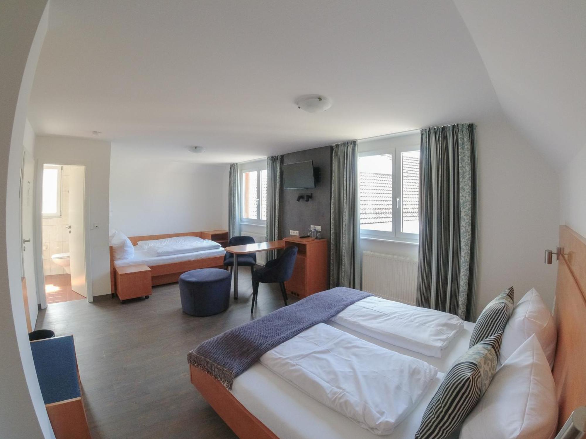 Hotel & Gaestehaus Im Ziegelweg Klimatisiert Eintrittskarten Fuer Den Europa-Park Erhalten Sie Garantiert Ueber Uns Rust Kültér fotó
