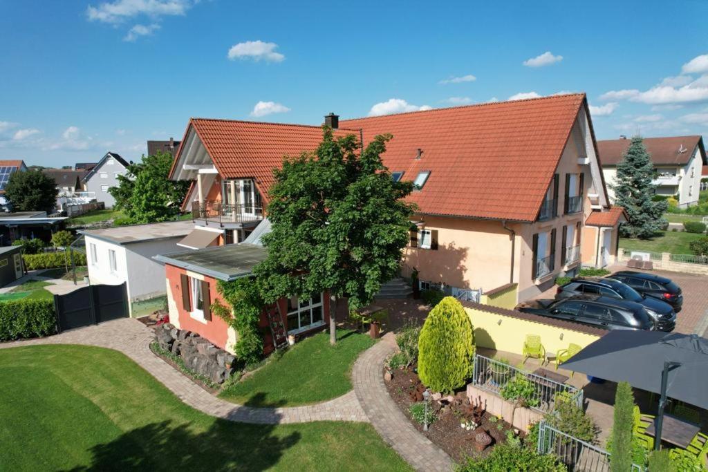 Hotel & Gaestehaus Im Ziegelweg Klimatisiert Eintrittskarten Fuer Den Europa-Park Erhalten Sie Garantiert Ueber Uns Rust Kültér fotó