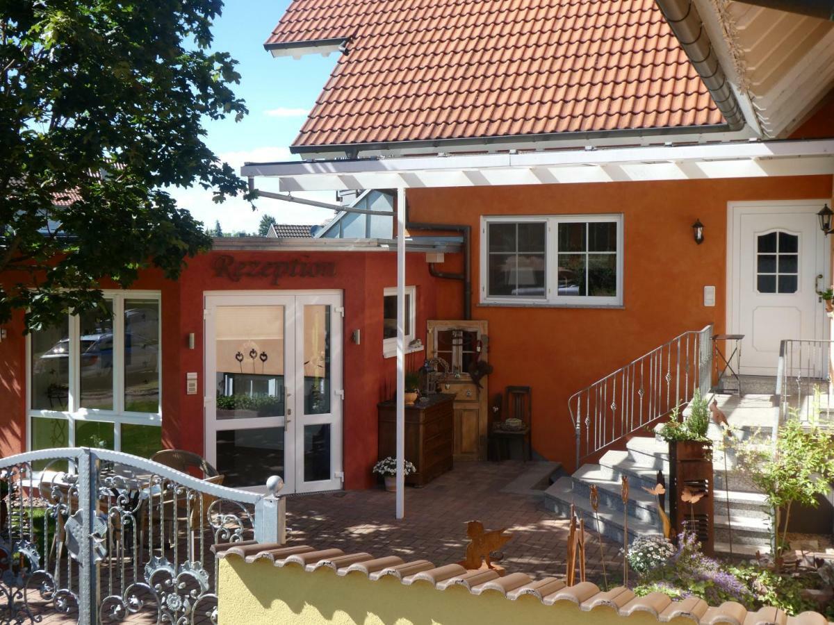 Hotel & Gaestehaus Im Ziegelweg Klimatisiert Eintrittskarten Fuer Den Europa-Park Erhalten Sie Garantiert Ueber Uns Rust Kültér fotó